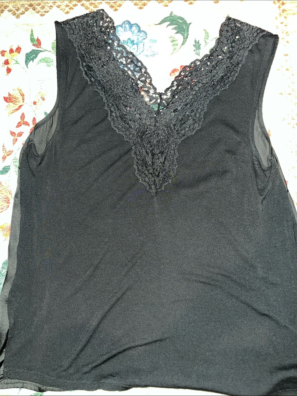 #254-(M) H&M black tank deep V with lace trim, no 🏷️ tags, removed wore 1 time
